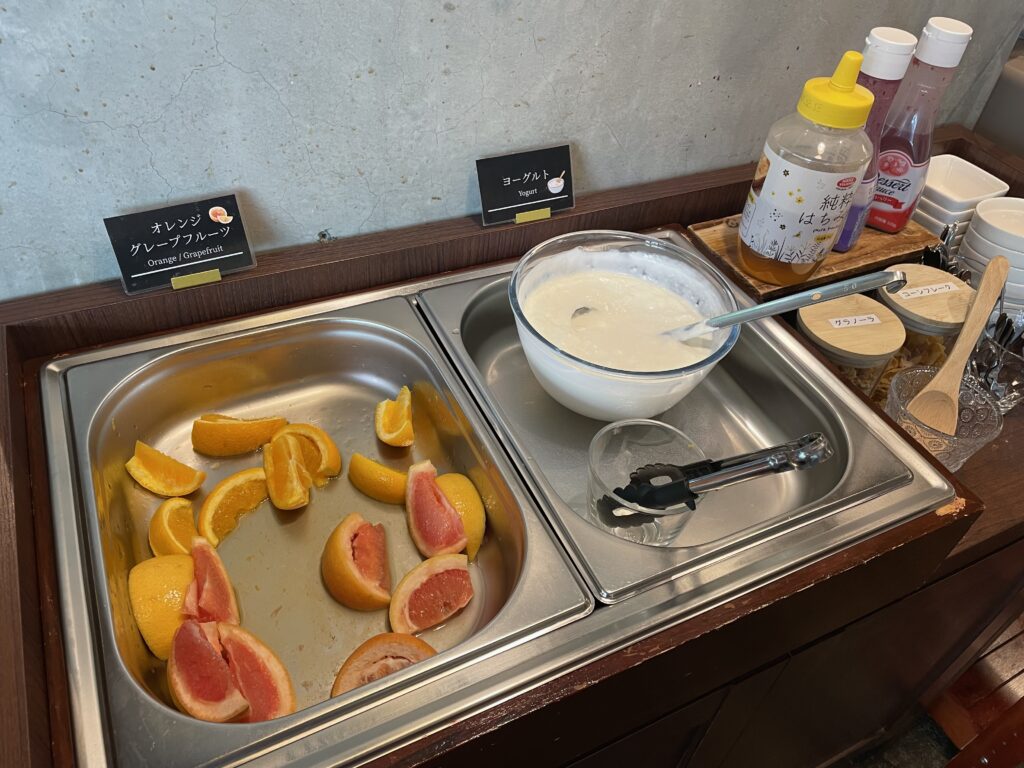 ヨーグルト、フルーツ